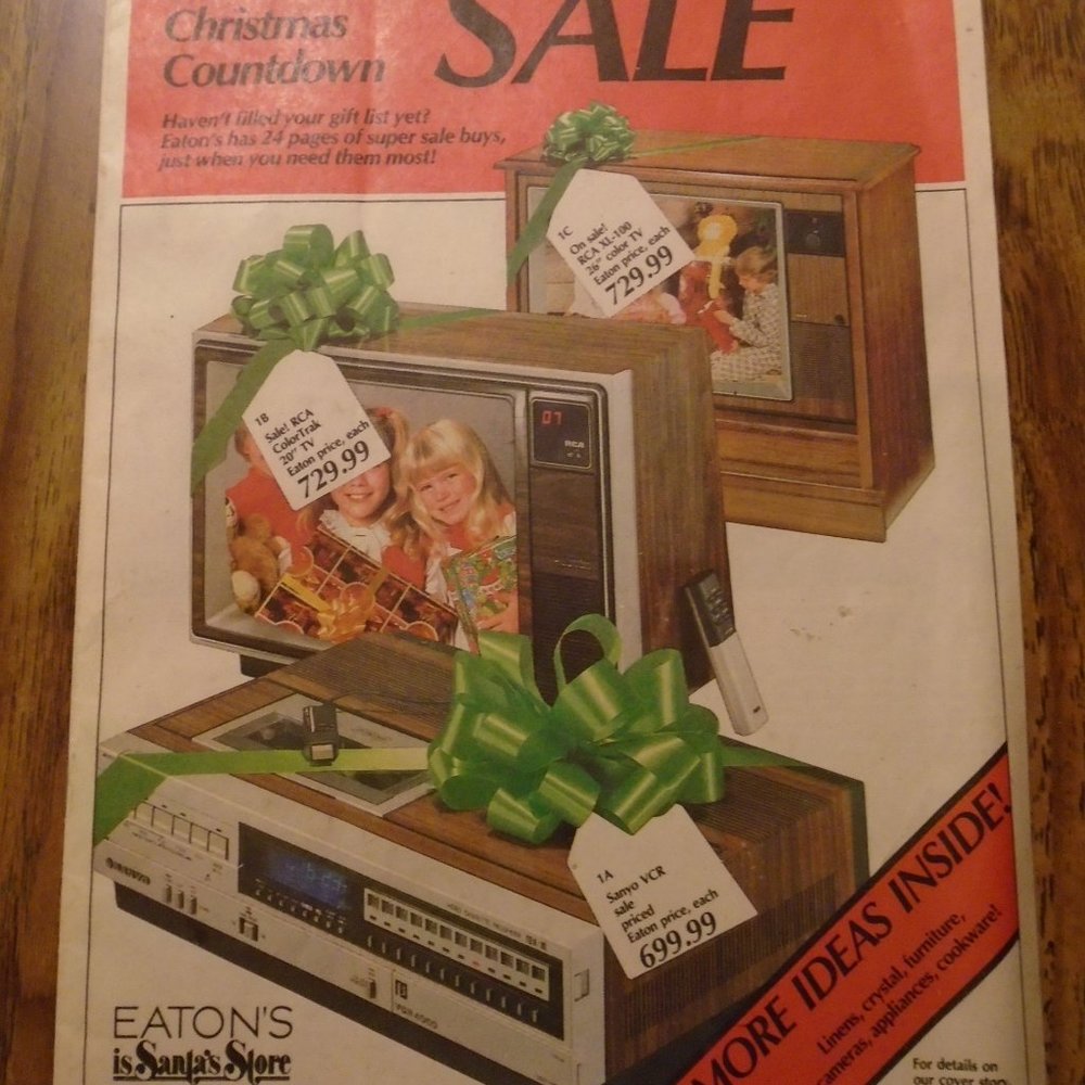 1982 EATON'S DEPARTMENT STORE, CHRISTMAS, SALE FLYER. RARE!!!